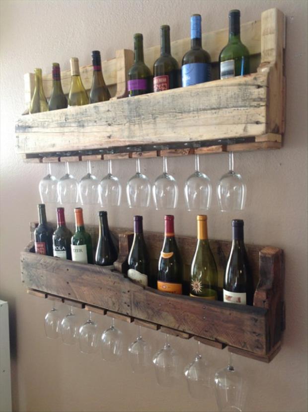 a-pallet-ideas-with-wine-bottles-and-glasses